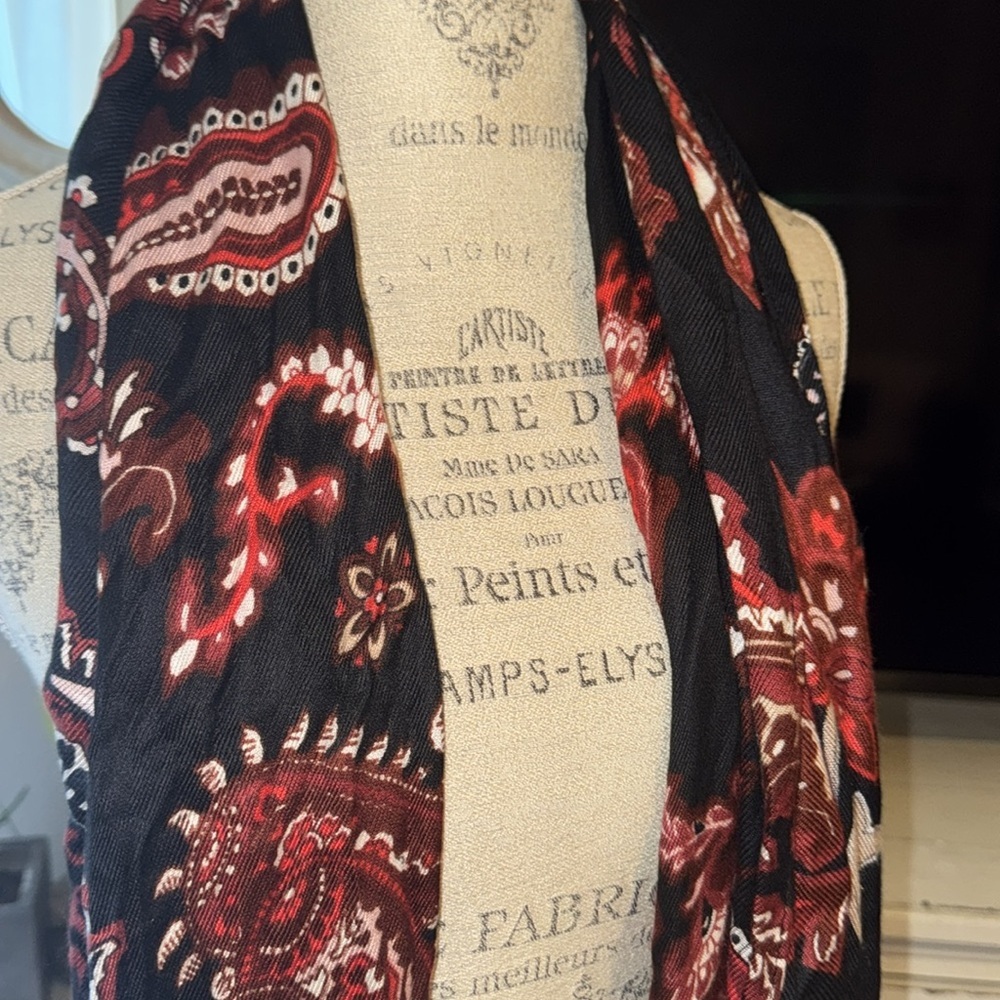 Neck scarf shawl wrap black red maroon white paisley with black braided tassels​ - Picture 2 of 9